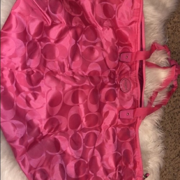 9 Coach travel bags - Picture 1 of 8